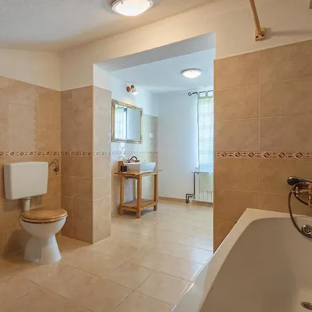 Holiday home In With Wifi *